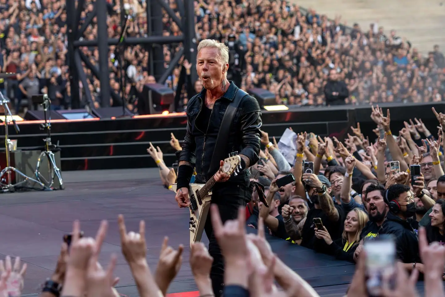 Metallica: pubblicato il video ufficiale di “Holier Than Thou” dal concerto tenuto a Bucarest, in Romania