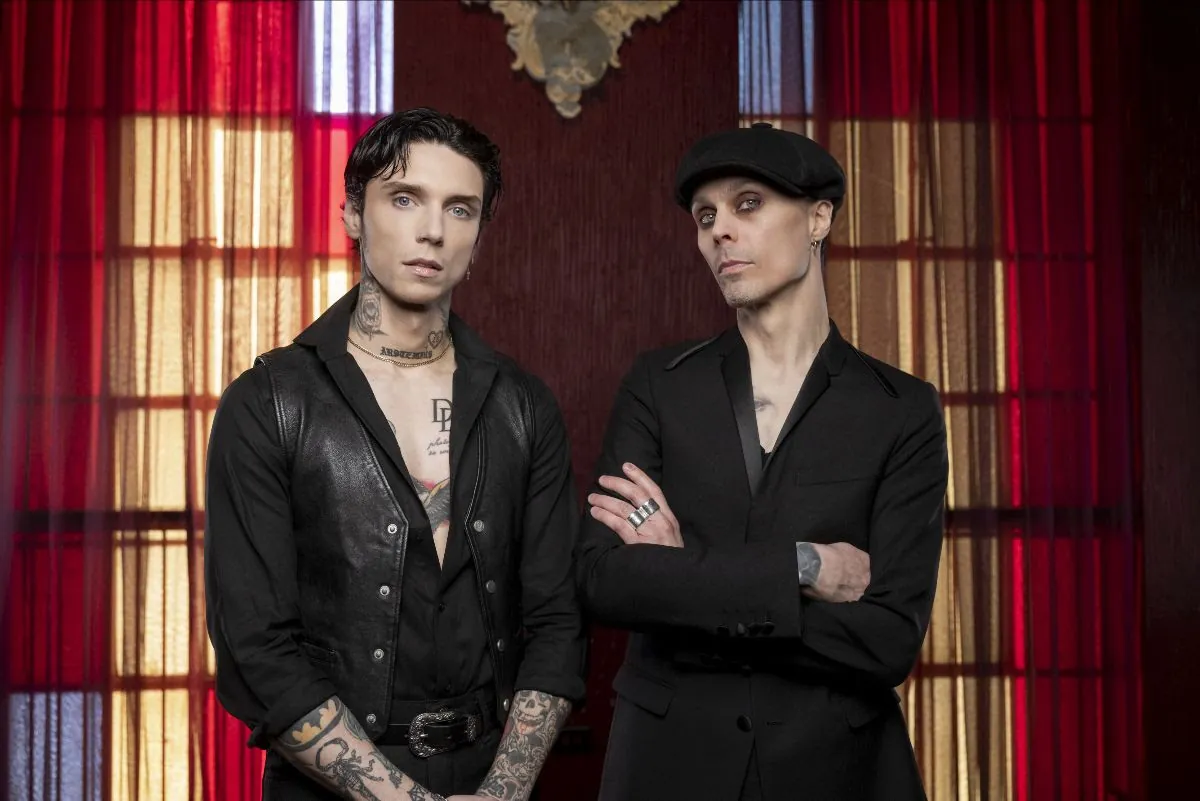 Black Veil Brides: la cover di 'Temple of Love' dei Sister Mercy (con VV)