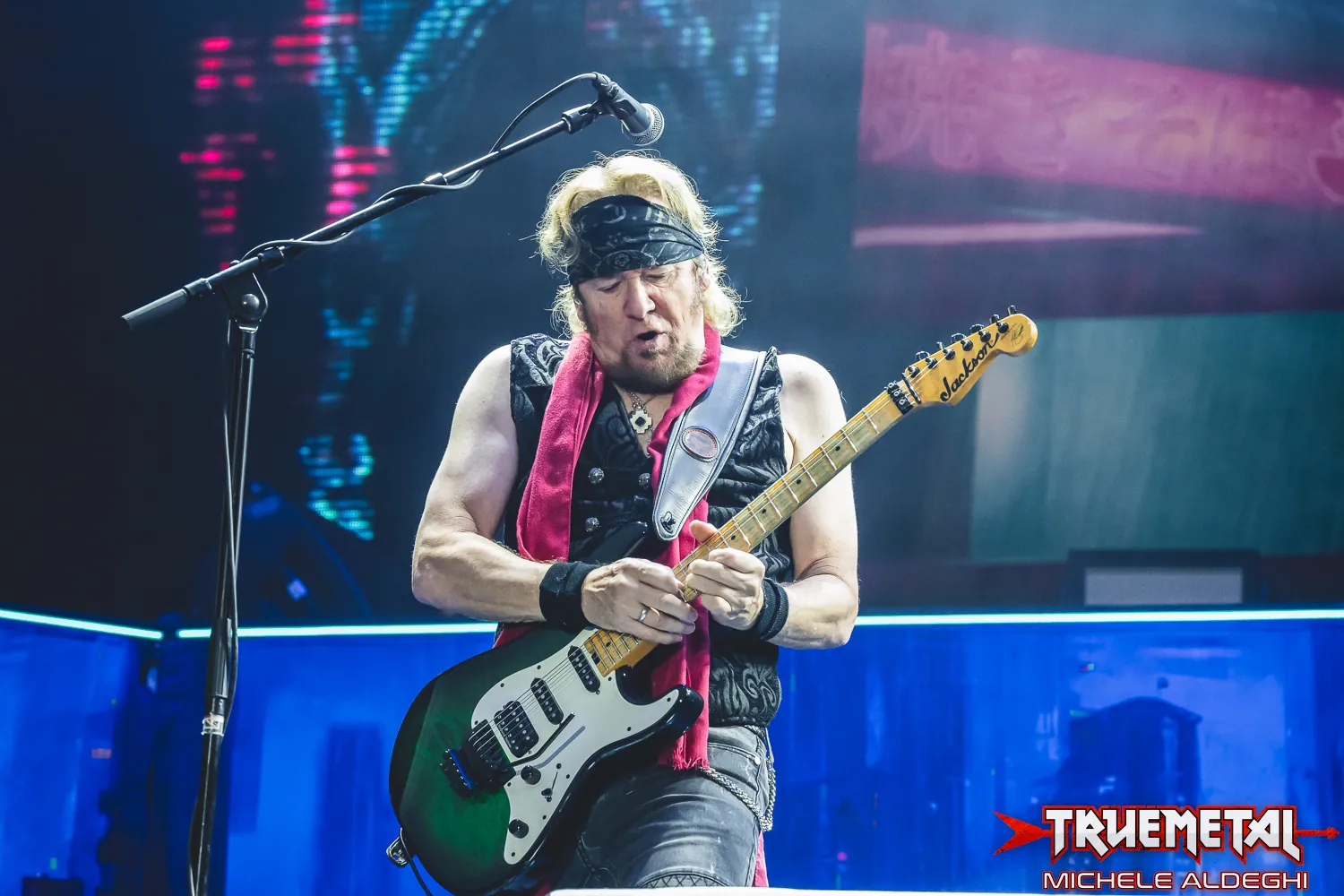 Iron Maiden: Adrian Smith, "Voglio scrivere musica memorabile e con un buon feeling, non mi interessa essere un virtuoso"