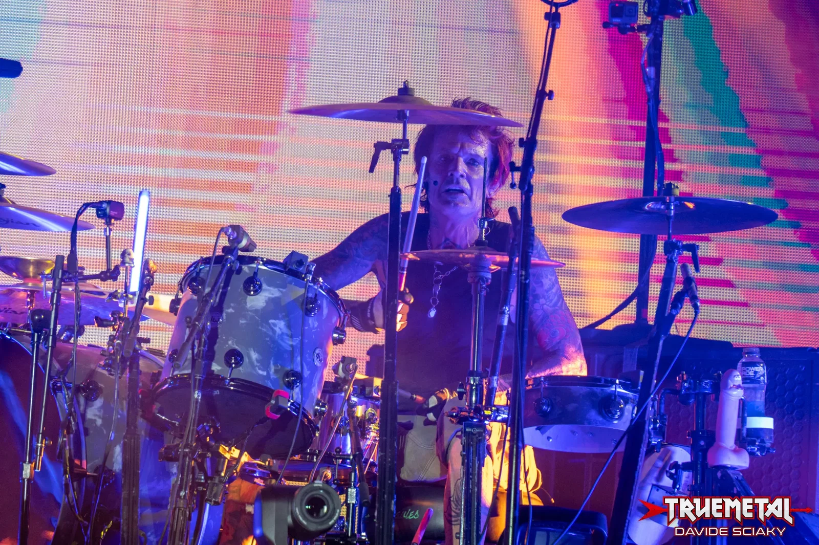 Mötley Crüe: Tommy Lee rivela perché i Mötley Crüe si sciolsero all'apice della carriera