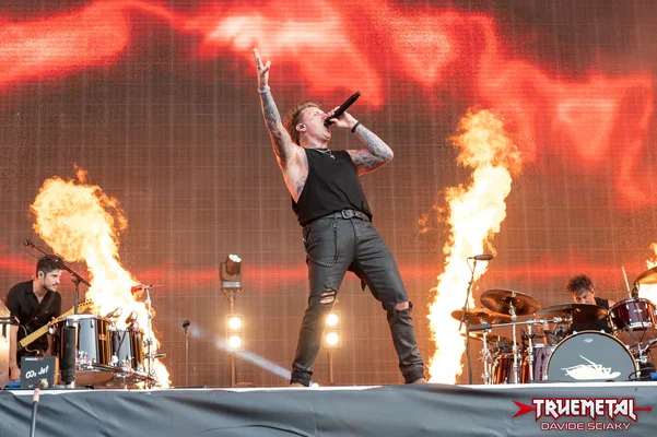Papa Roach-1