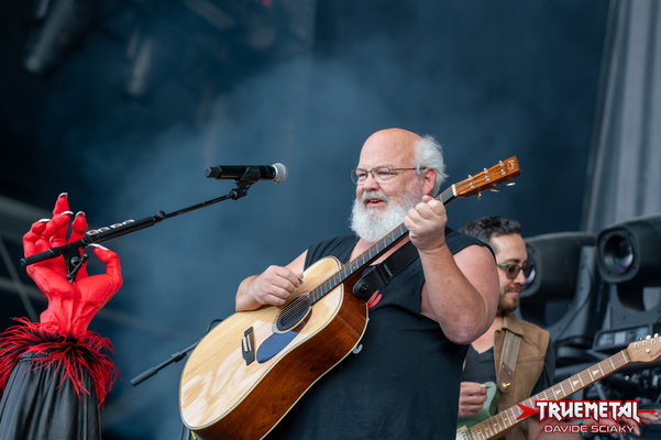 Tenacious D-1