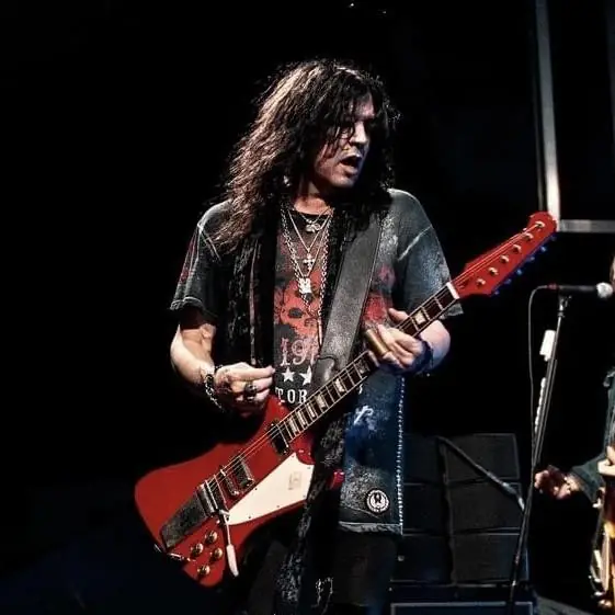 Cinderella: guarda Tom Keifer eseguire i classici della band