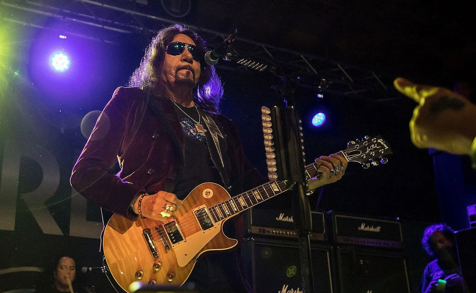 Ace Frehley: portato in ospedale dopo una 'lieve caduta', annullato il concerto