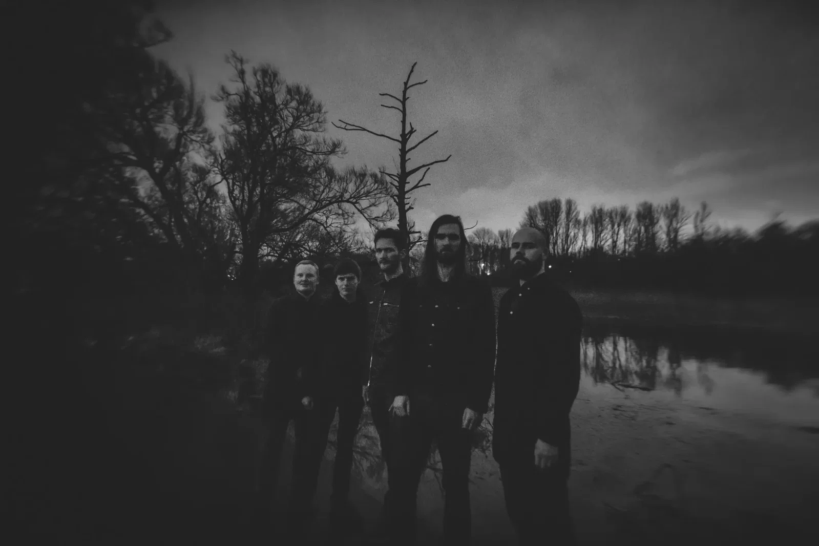 Advocacy: firmano con Uprising! Records