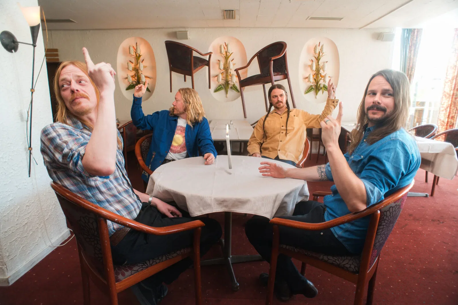 Graveyard: è uscito il nuovo album "6"; guarda il video visualizer di 'Bright Lights'