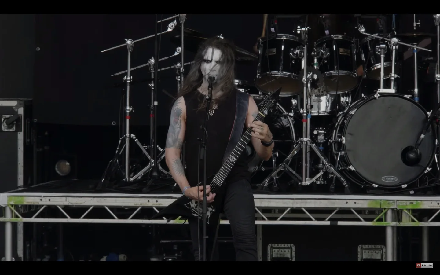 Hate: il video professionale dal vivo di 'The Wolf Queen'