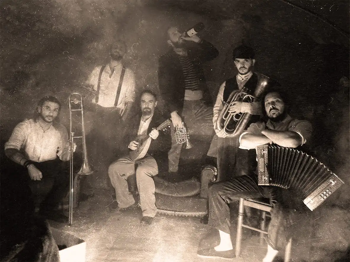 Pensées Nocturnes: guarda l'esibizione al Kilkim Žaibu XXIII