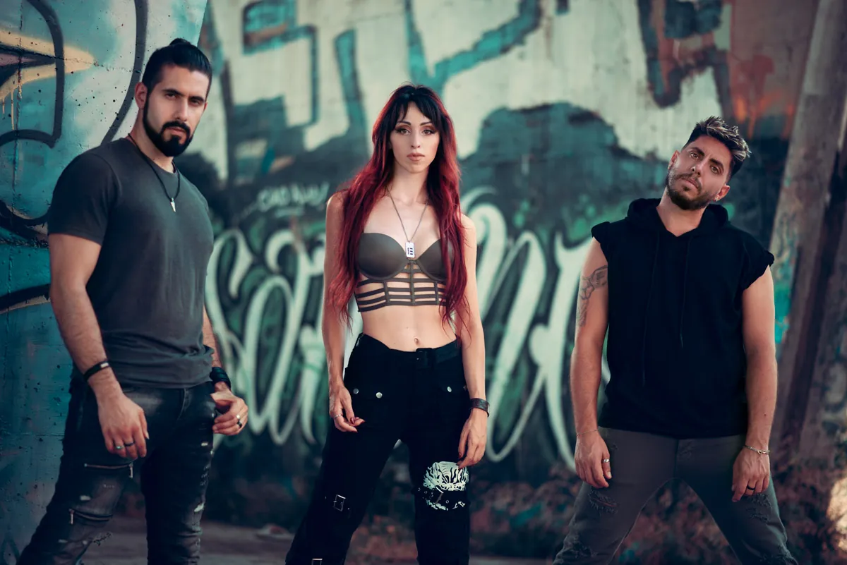 RE-X: iIl video del nuovo singolo 'Carattere di Merda'