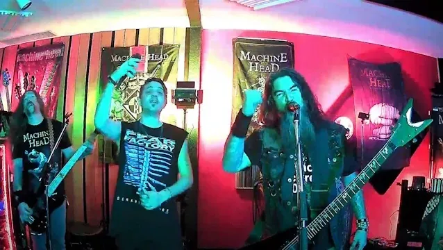 Fear Factory, Machine Head: alcuni membri suonano classici e cover durante l'ultimo live streaming "Electric Happy Hour", video
