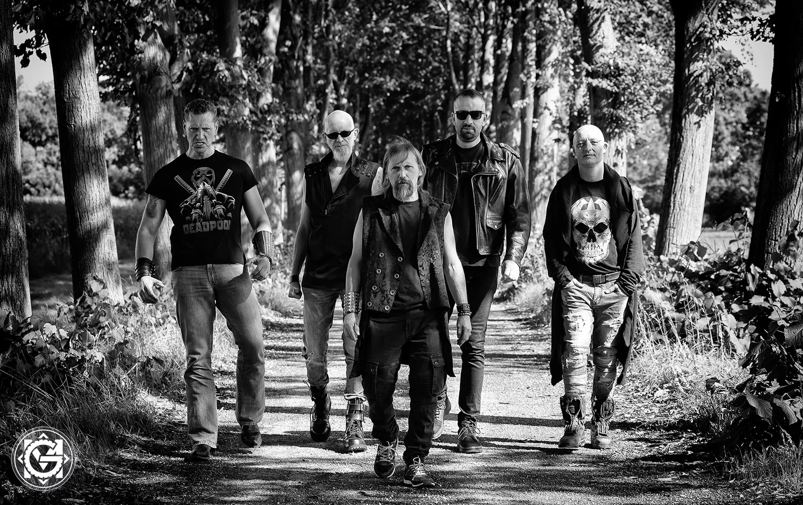 Dicks' Fall: il video del nuovo singolo 'T-Rex'