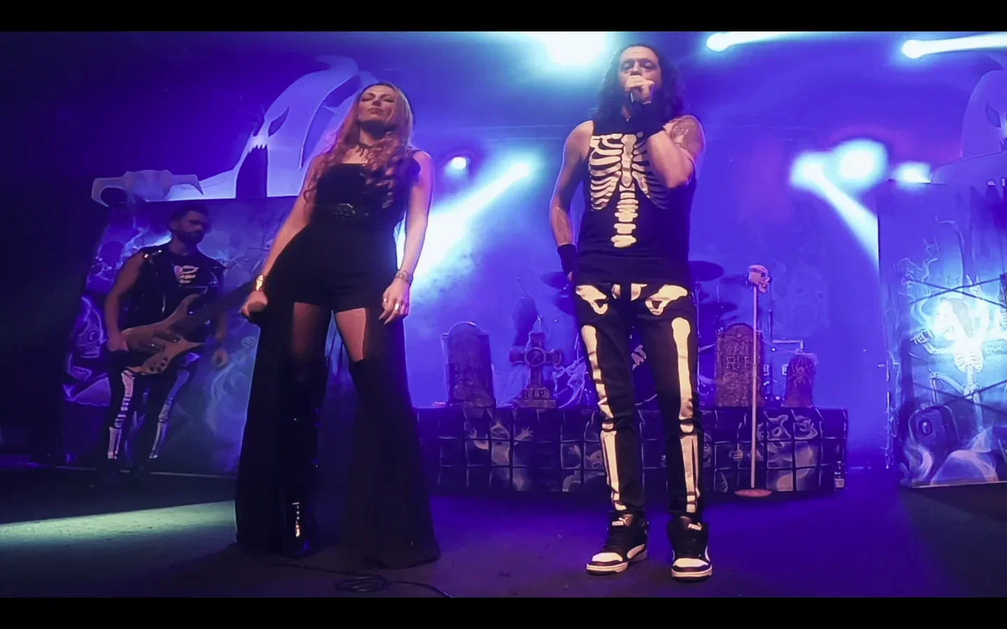 Trick Or Treat: il video ufficiale dal vivo di 'Tears Against Your Smile' con Chiara Tricarico