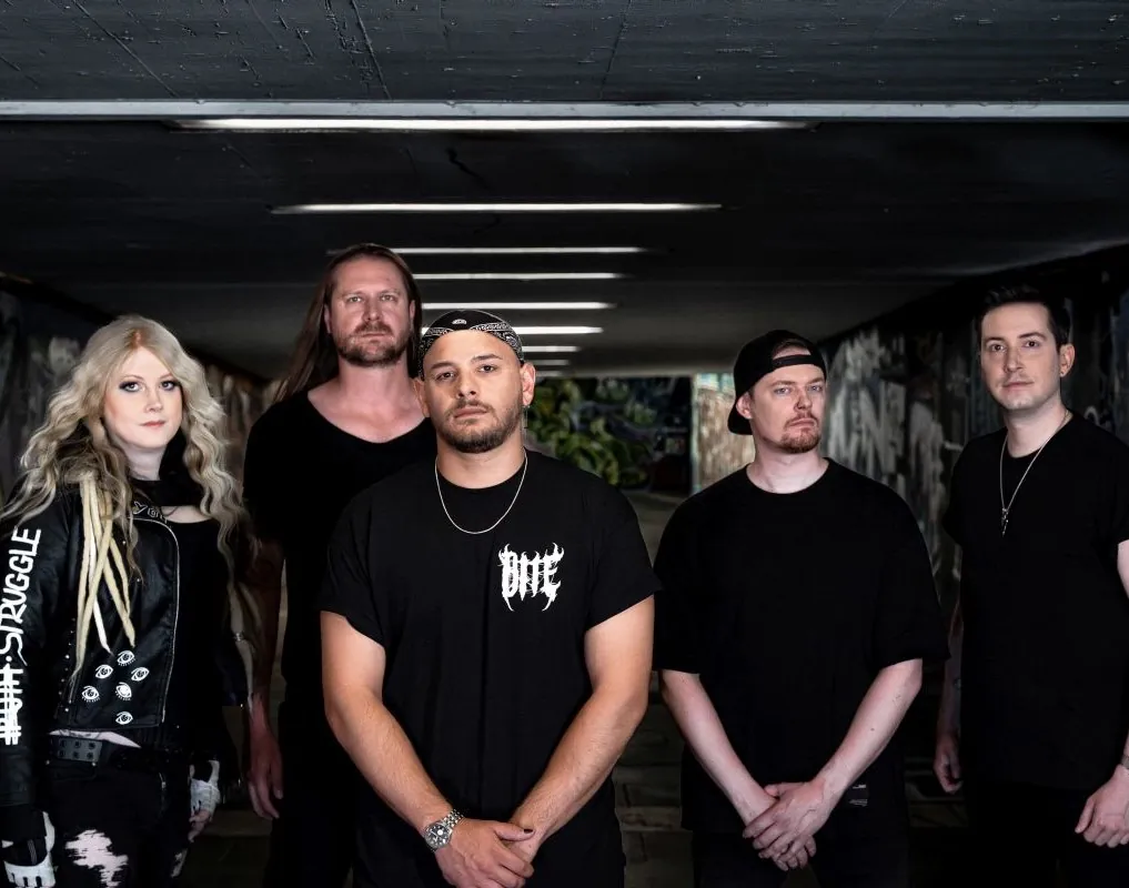 HumanKind: guarda il video di 'Shadows'