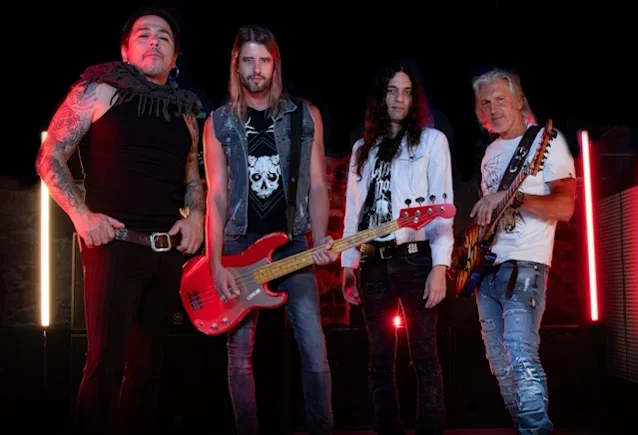 Lynch Mob: nuovo album "Dancing With The Devil"