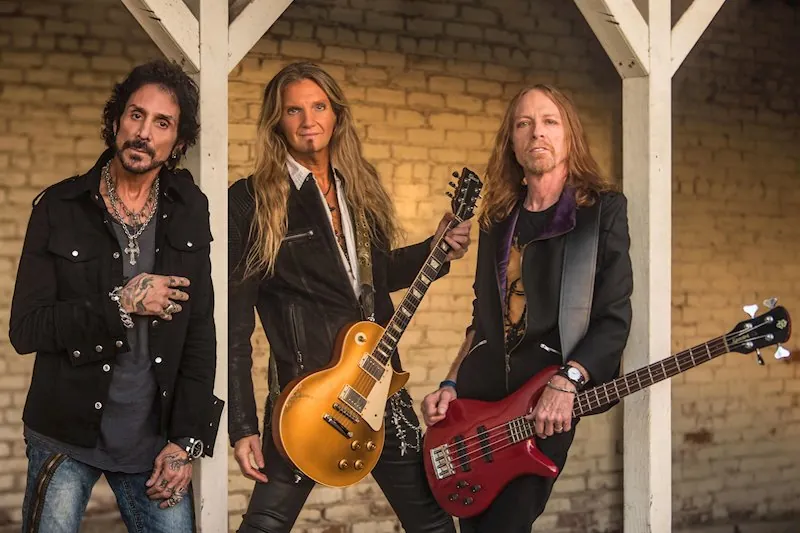 Revolution Saints: nuovo album a febbraio