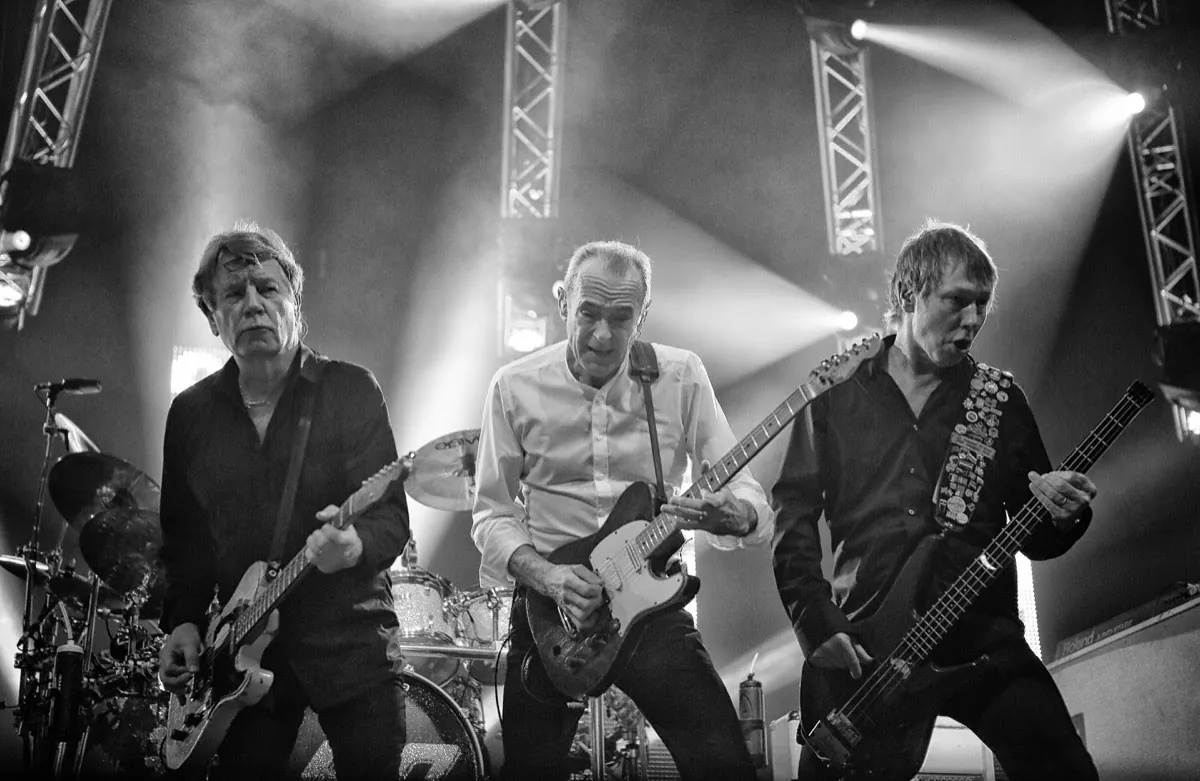 Status Quo: alcuni estratti video dal live album "Just Doin It! Live"