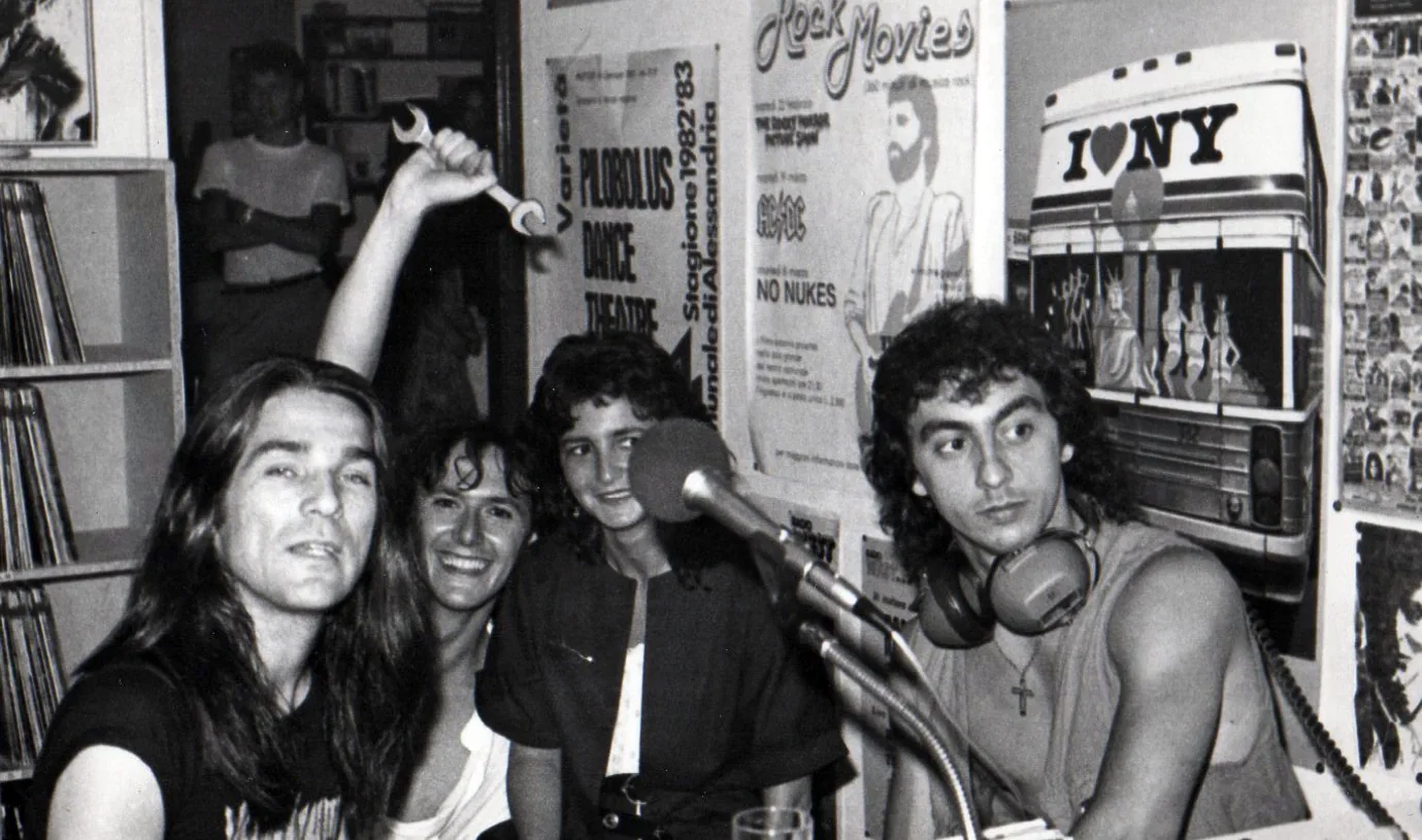 Vanadium: una versione live di 'Don't Be Lookin' Back' del 1983