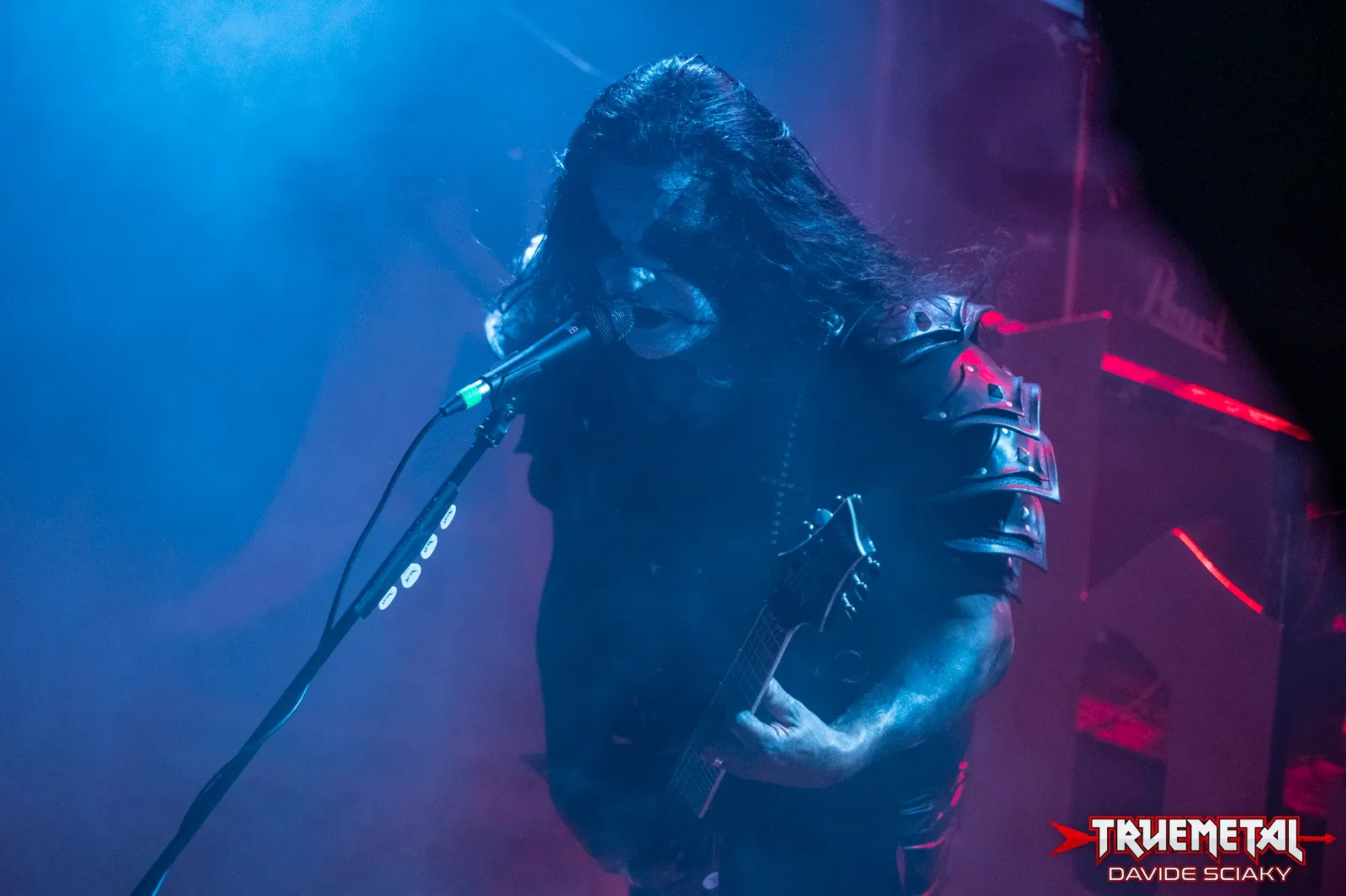 Abbath: abbandonato il palco dopo due minuti l'inizio del concerto al SaariHelvetti Festival