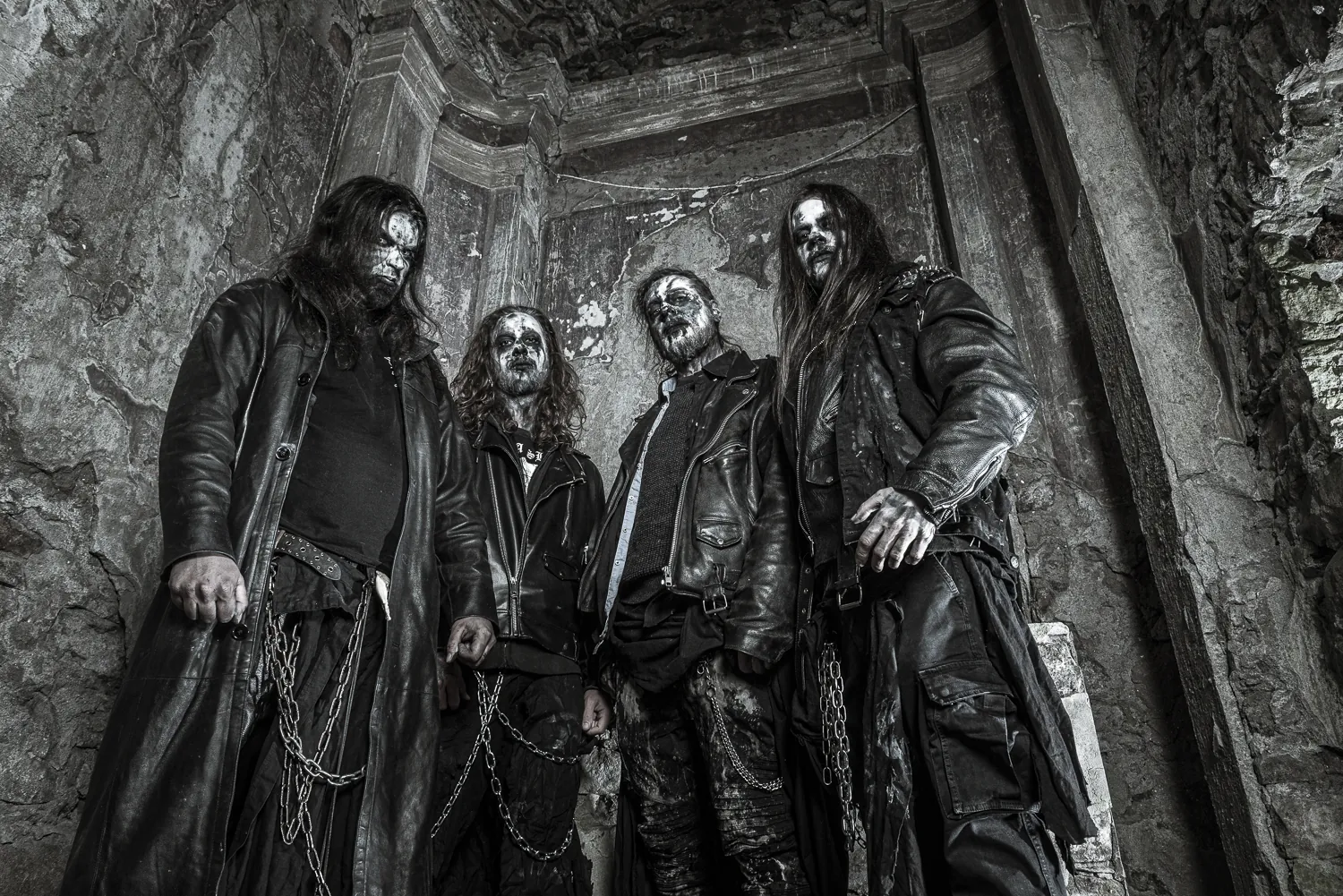 Keres: l'orda blackened death metal altoatesina pubblica la traccia 'Exist for War' dal nuovo LP "Homo Homini Lupus"