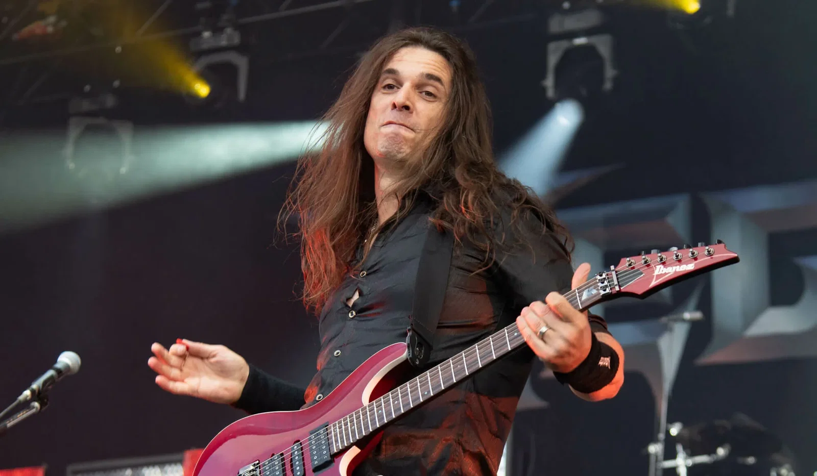 Kiko Loureiro: "È molto più facile creare una suite complicata che una grande canzone pop"