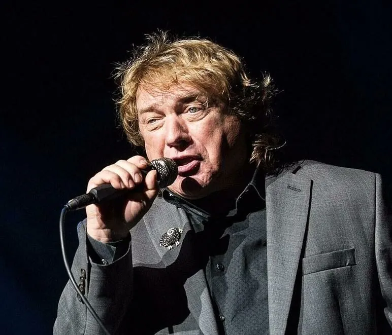 Foreigner: Lou Gramm esegue i classici della band al "2024 Rokisland Fest", video