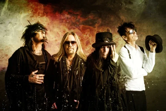 Mötley Crüe: Vince Neil, "La nuova canzone? Non vogliamo diventare delle mummie!"