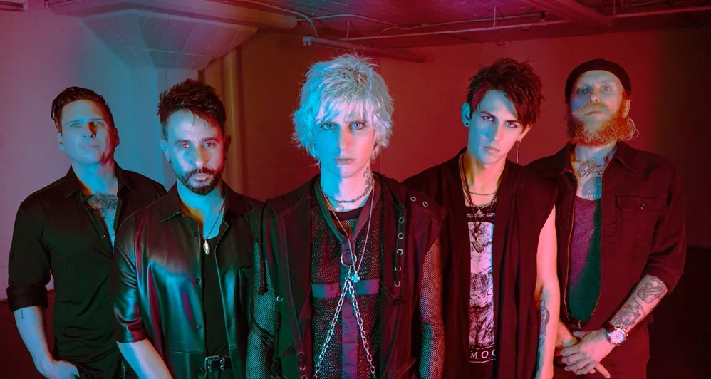Silos: il video di 'Gaslight' con The Haunt