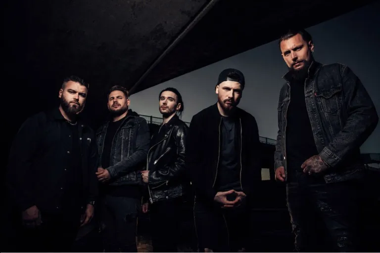 Defects: ascolta il nuovo singolo "Signs" feat. Matt Heafy