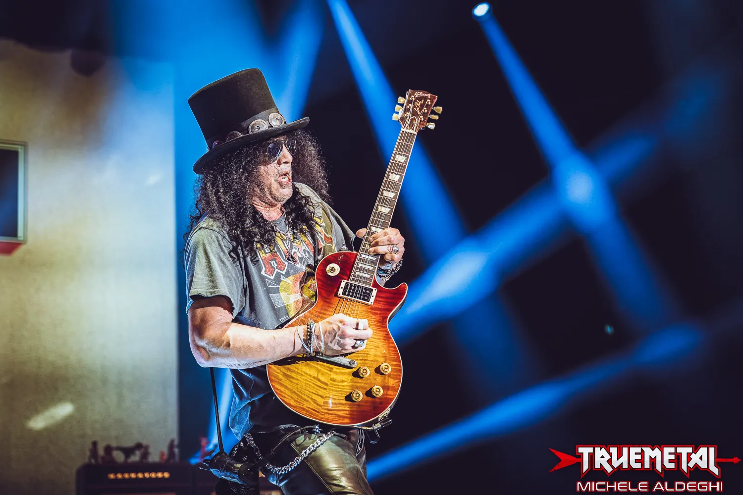 Guns N'Roses: Slash firma la produzione esecutiva del lungometraggio "Black Zombie" e dell'indie horror "Sundown"