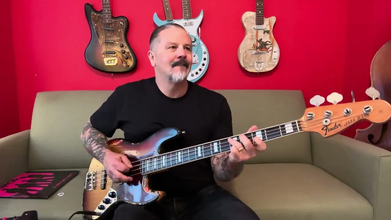 Matt Freeman (Rancid): il bass playthrough della title-track di "100 Years"
