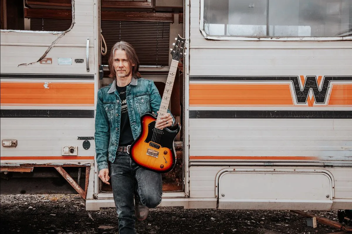 Myles Kennedy: pubblicato video animato di "Miss You When You're Gone"