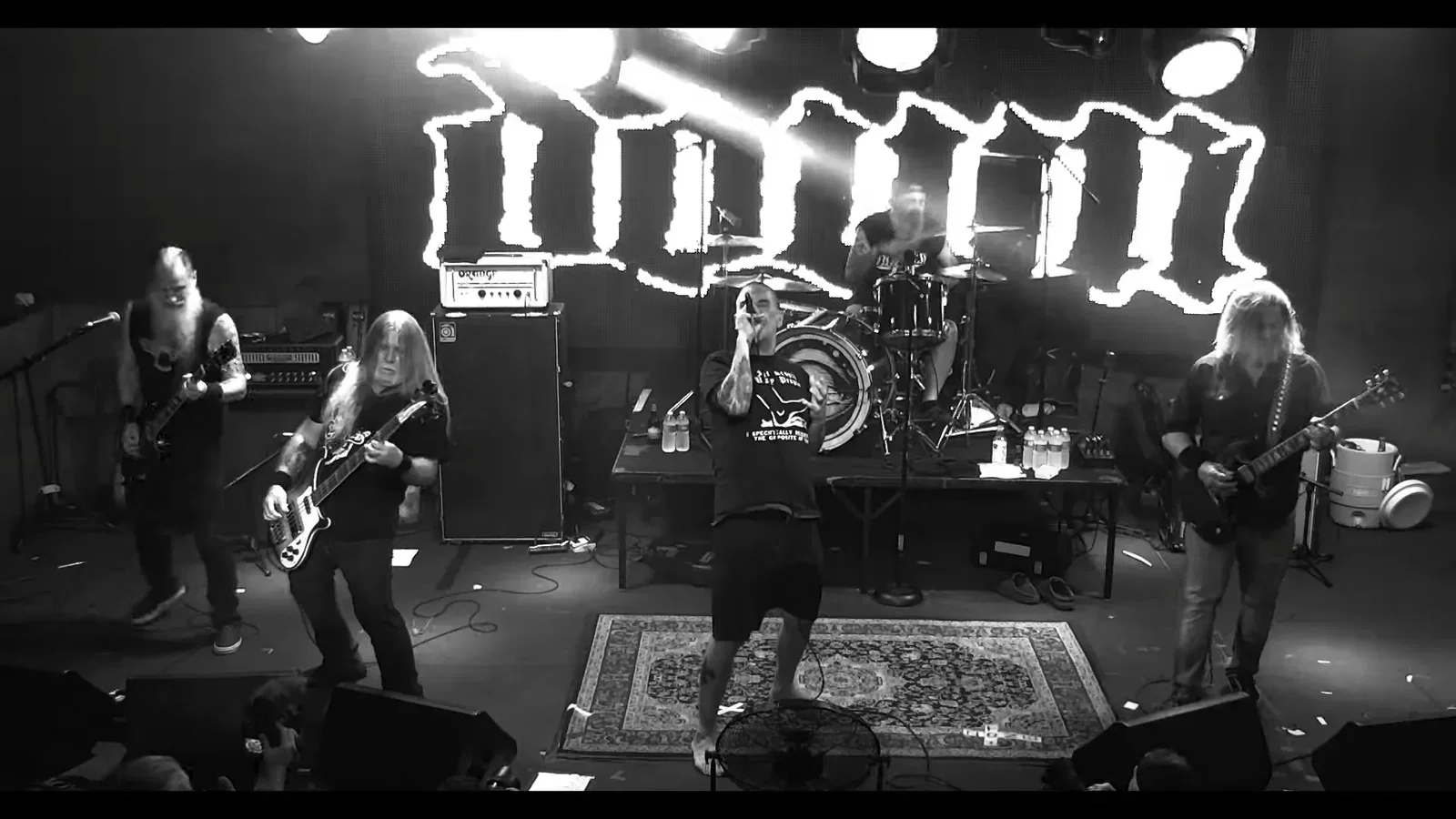 Down: il video professionale dal vivo di 'The Seed'