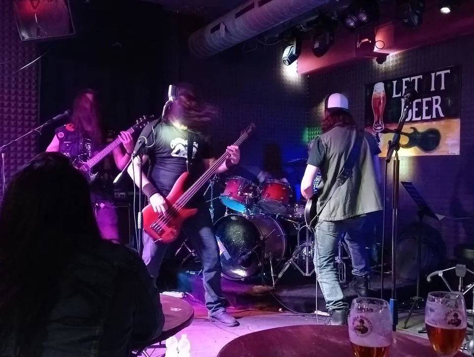 Red South Rising: annunciata l'uscita del singolo "Bad Habits"