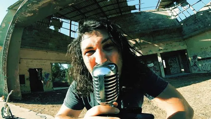 Illegal Mind: pubblicato il nuovo singolo "18 мне уже"