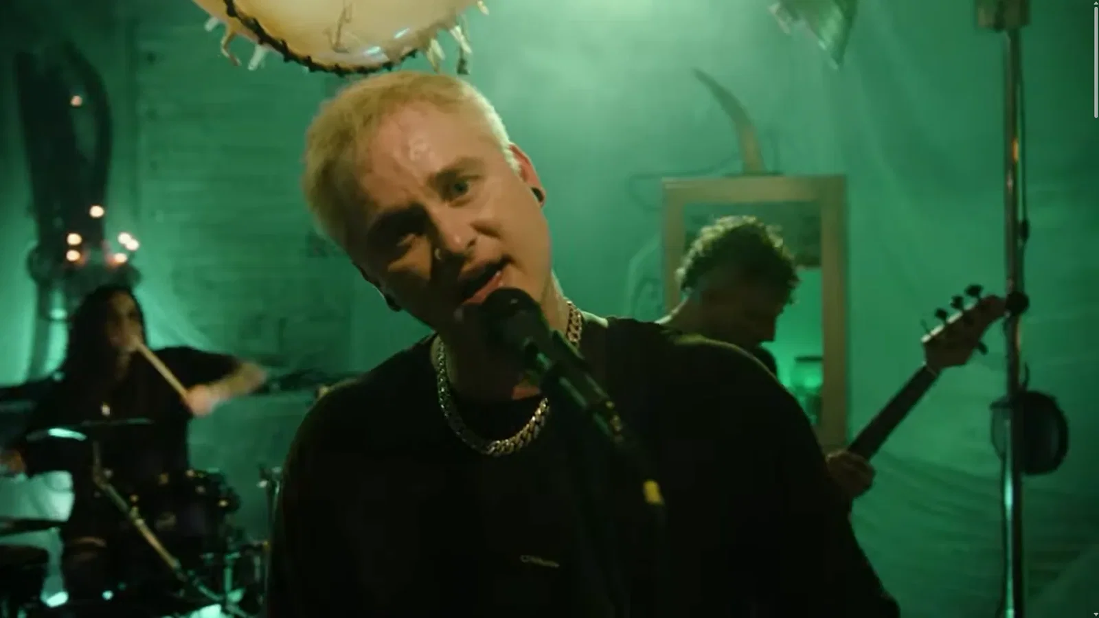 Tetrarch: il video del nuovo singolo 'Live Not Fantasize'