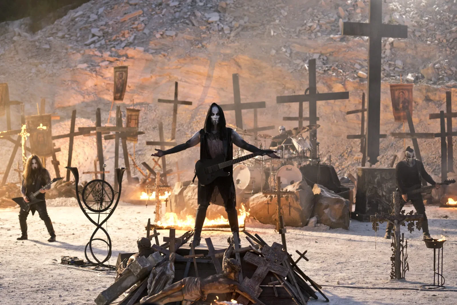 Behemoth, Satyricon, Rotting Christ: un consigliere comunale e un esorcista si scagliano contro il concerto milanese