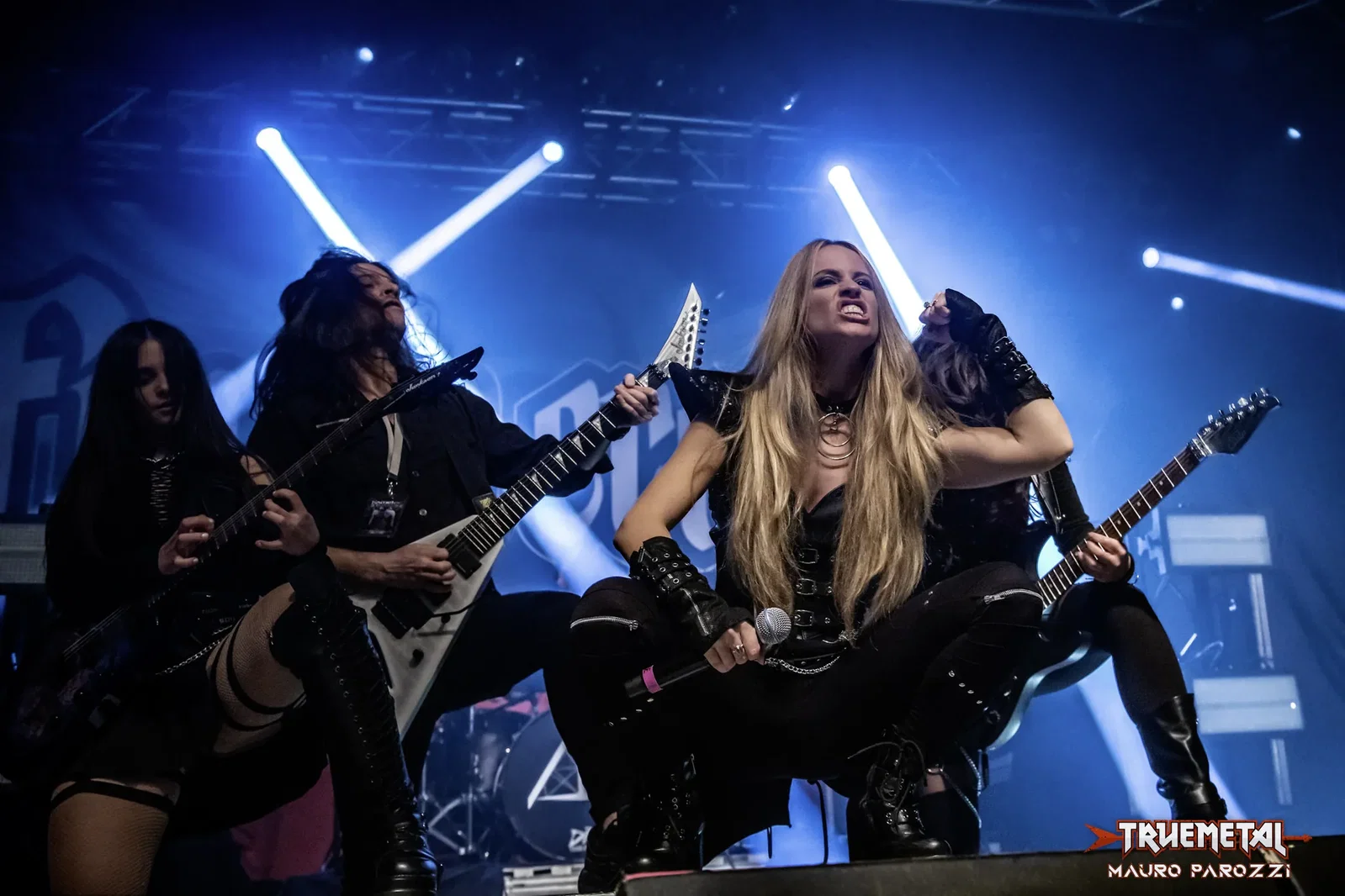 Frozen Crown: Sheena annuncia la separazione dalla band