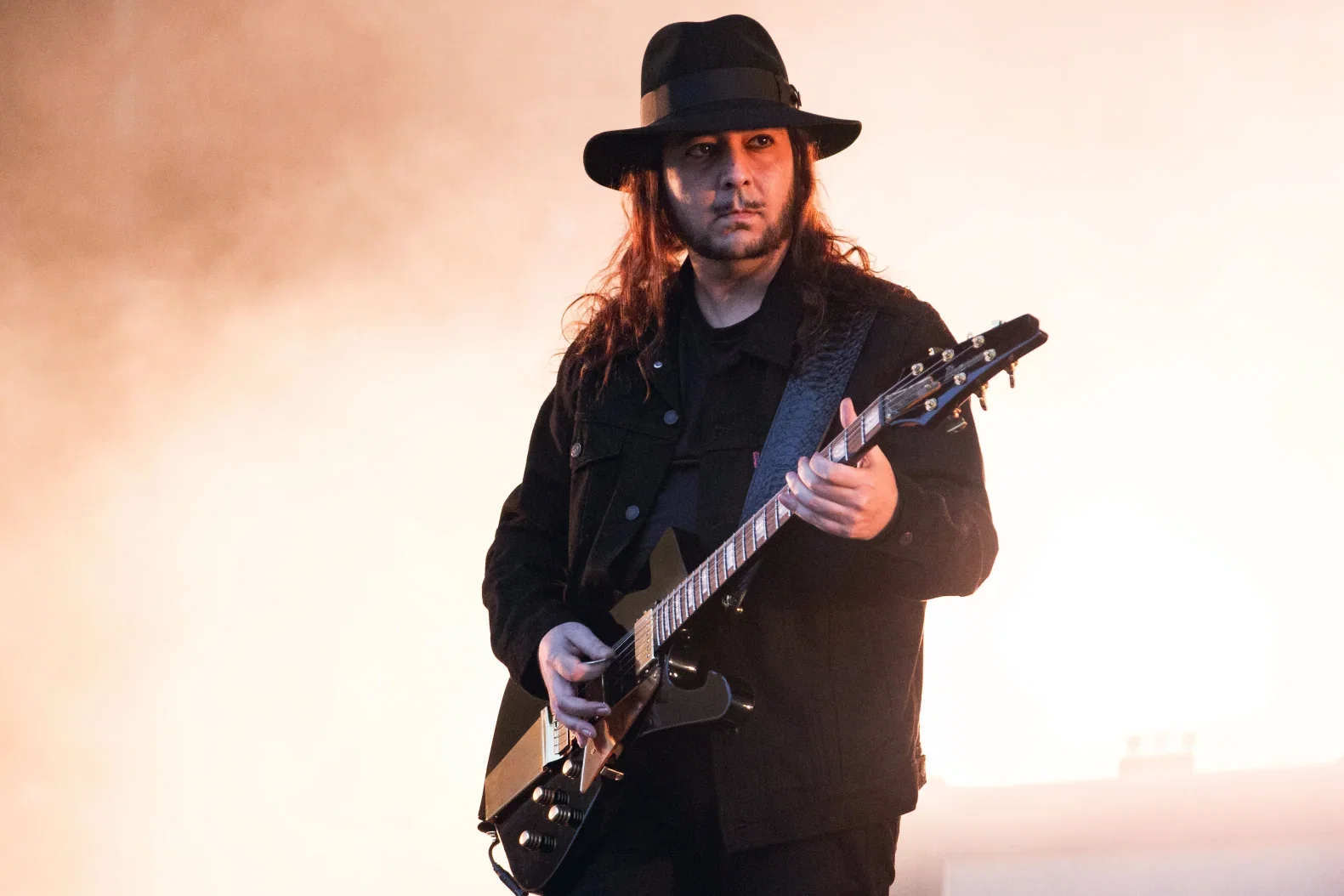 System Of A Down: Daron Malakian fa partire un coro contro gli Oasis al concerto di Londra