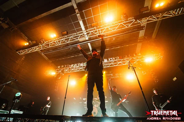03-theghostinside-trezzo (1)