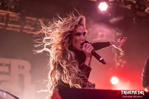 Butcher Babies-5