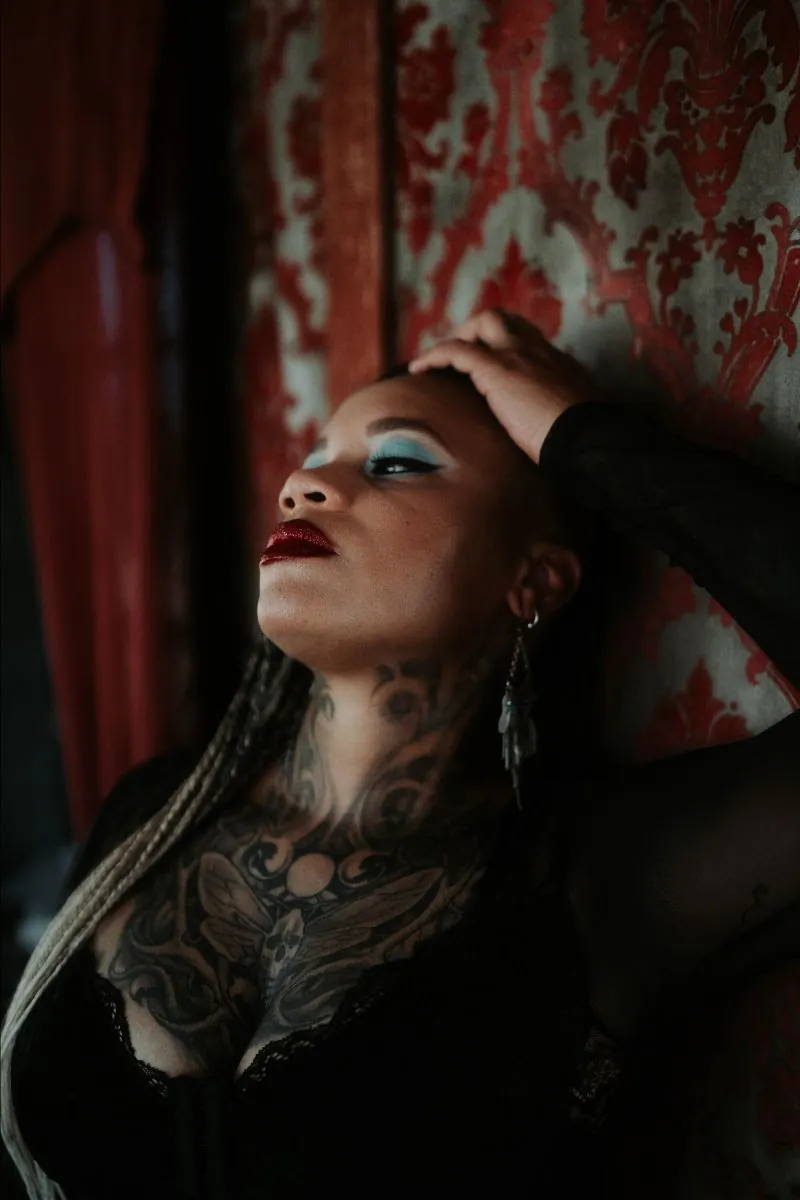 Cammie Beverly (Oceans Of Slumber): ascolta il nuovo singolo "Kiss of the Moon"