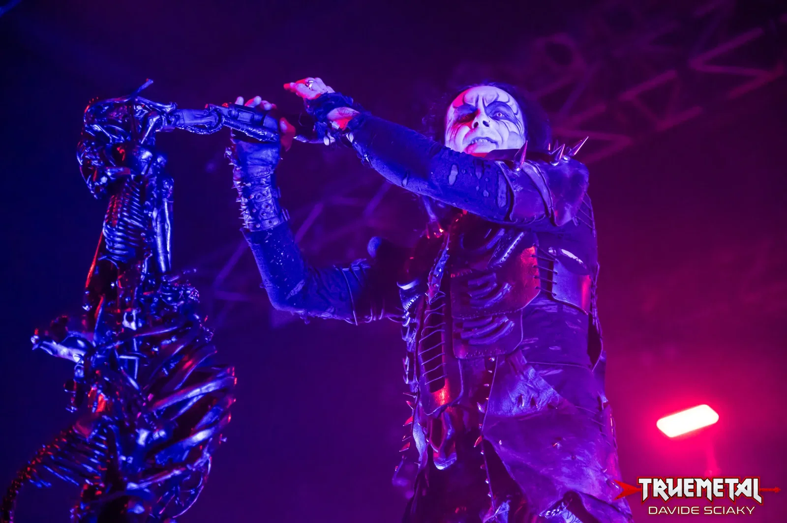 Cradle of Filth: Dani Filth, "La musica creata con l'AI è una merda"