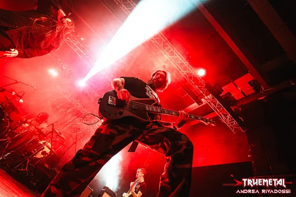 tm-20241217-livetrezzo-darkesthour (1)