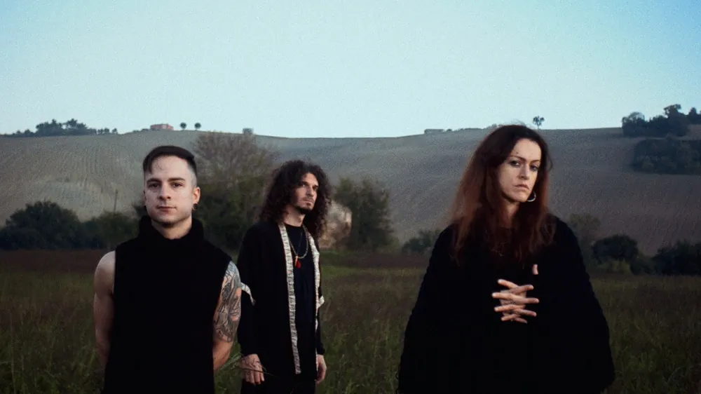 Maison Dieu: tour europeo e nuovo EP