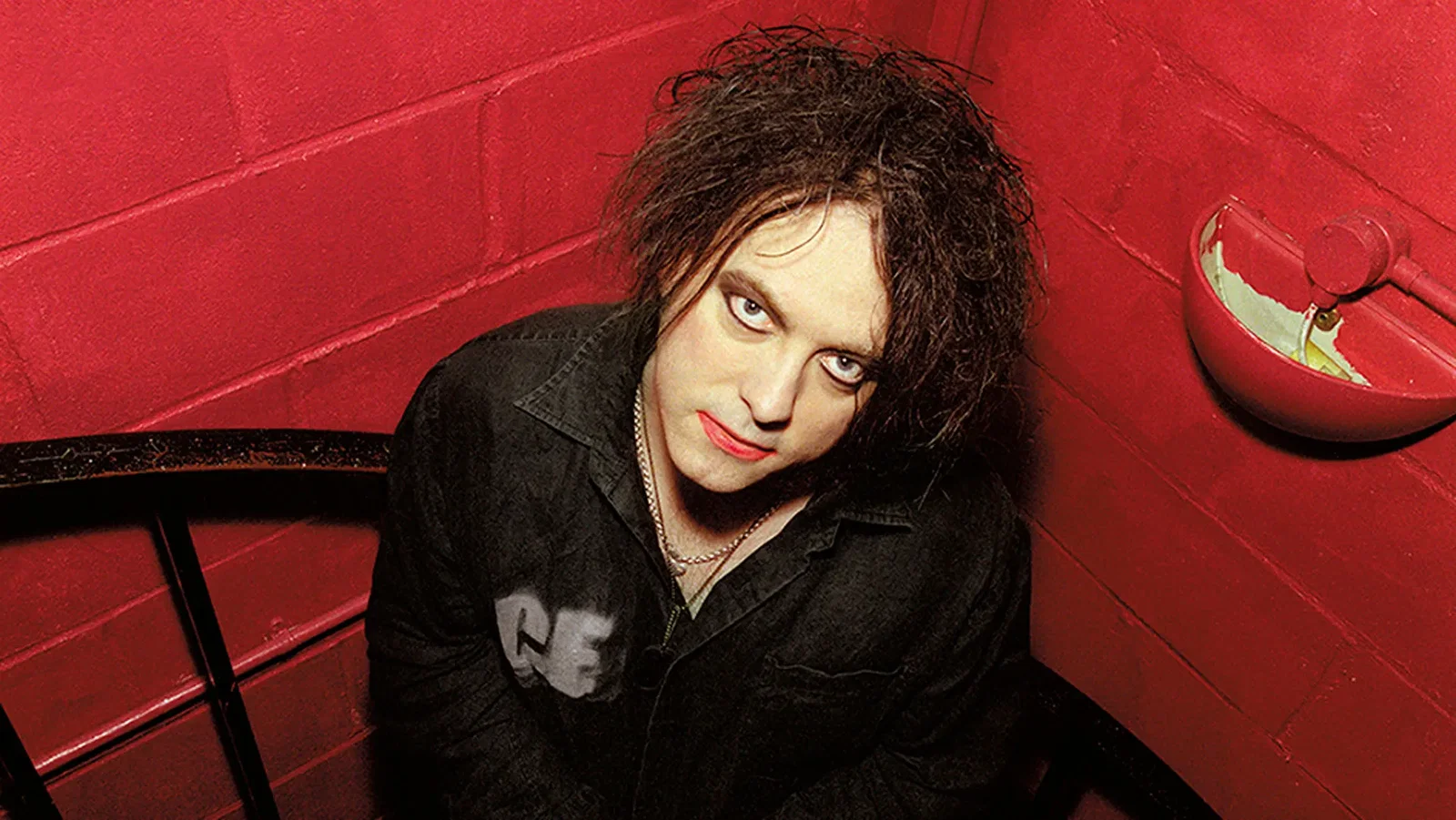 The Cure: Robert Smith contro i costi aggiuntivi dei biglietti dei concerti, "E' una presa in giro"
