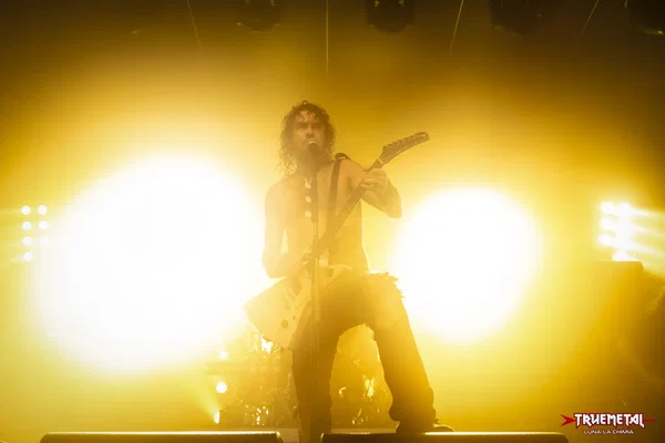 Airbourne-1