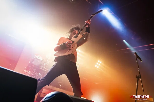Airbourne-4