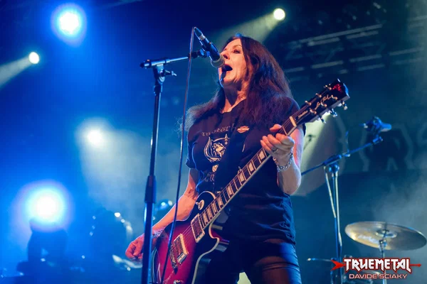Girlschool-3