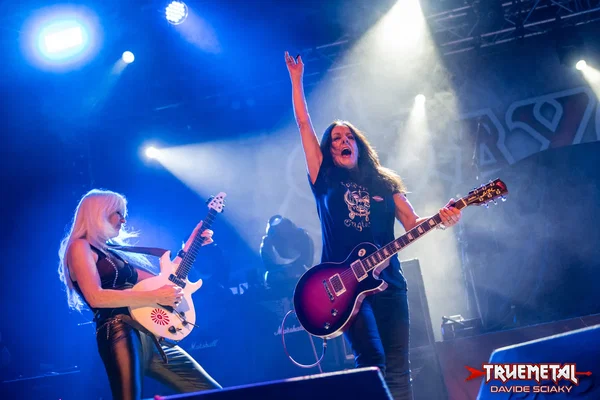Girlschool-4