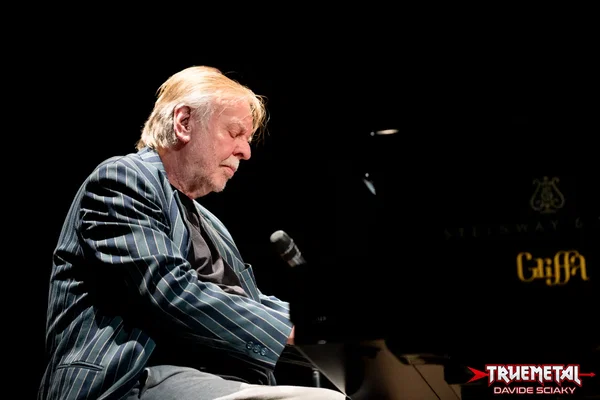 Rick Wakeman-5